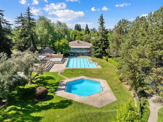 1202 Commons Dr, Sacramento, CA 95825