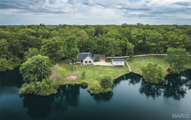 21212 Oak Trail, Warrenton, MO 63383