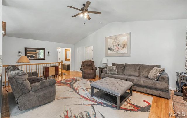 21212 Oak Trail, Warrenton, MO 63383