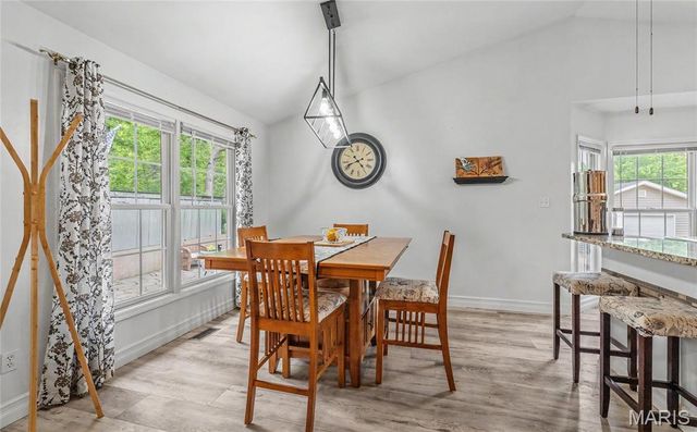 21212 Oak Trail, Warrenton, MO 63383