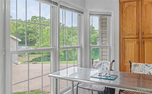 21212 Oak Trail, Warrenton, MO 63383