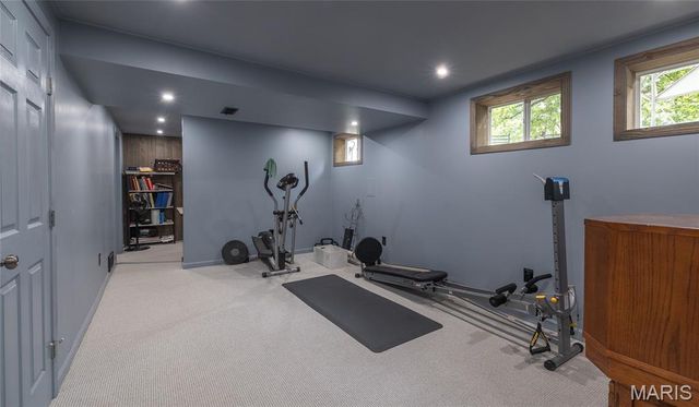 21212 Oak Trail, Warrenton, MO 63383