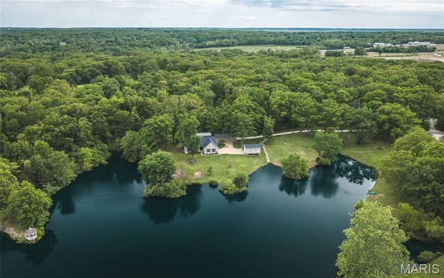 21212 Oak Trail, Warrenton, MO 63383
