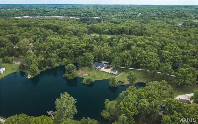 21212 Oak Trail, Warrenton, MO 63383