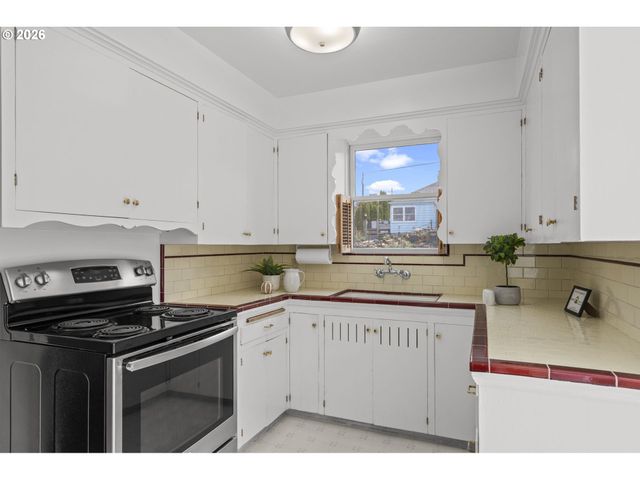 4805 Se 41ST Ave, Portland, OR 97202