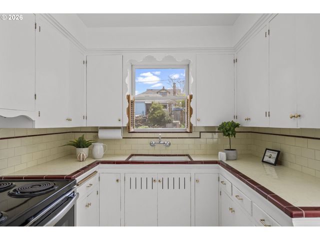 4805 Se 41ST Ave, Portland, OR 97202