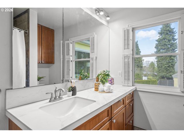 4805 Se 41ST Ave, Portland, OR 97202