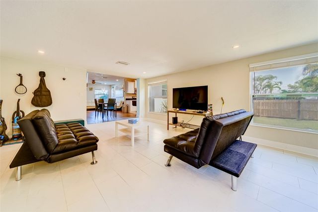11472 PARK BOULEVARD, Seminole, FL 33772