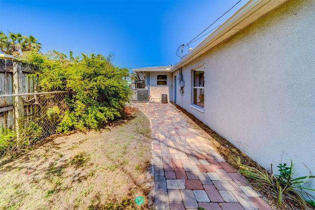 11472 PARK BOULEVARD, Seminole, FL 33772