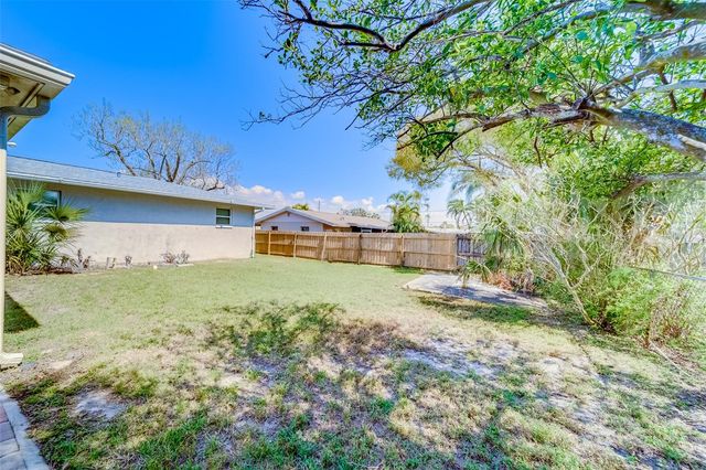 11472 PARK BOULEVARD, Seminole, FL 33772