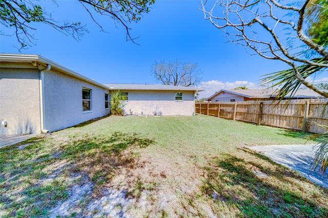 11472 PARK BOULEVARD, Seminole, FL 33772