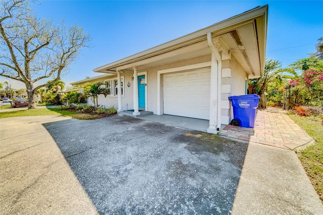11472 PARK BOULEVARD, Seminole, FL 33772