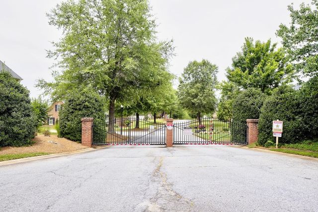 411 Shoreline Boulevard, Boiling Springs, SC 29316