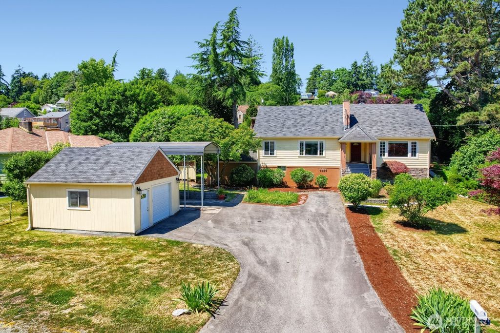 2113 Snyder Avenue, Bremerton, WA 98312