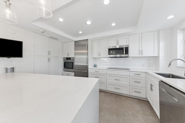 555 SE 6th Avenue 1f, Delray Beach, FL 33483