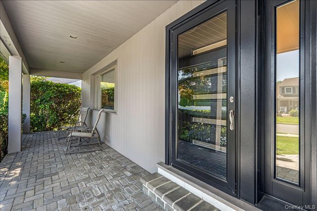 19 Evon Drive, Syosset, NY 11791