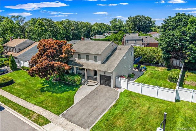 19 Evon Drive, Syosset, NY 11791