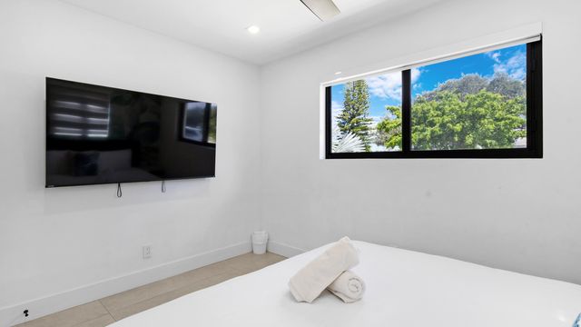 112 SE 14th Street, Deerfield Beach, FL 33441