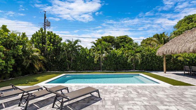 112 SE 14th Street, Deerfield Beach, FL 33441