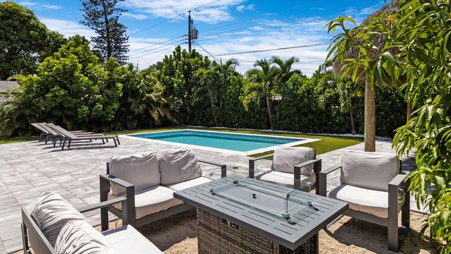 112 SE 14th Street, Deerfield Beach, FL 33441