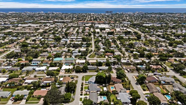 112 SE 14th Street, Deerfield Beach, FL 33441