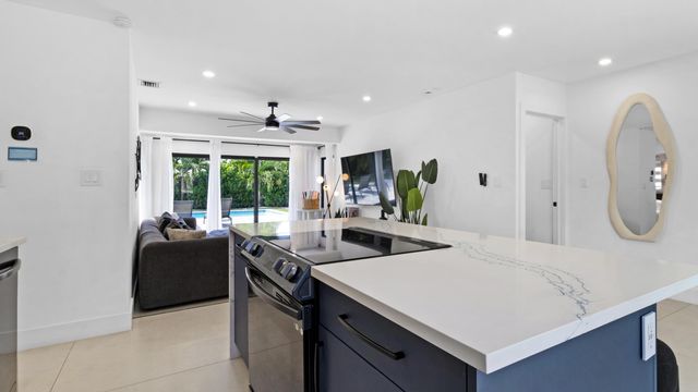 112 SE 14th Street, Deerfield Beach, FL 33441