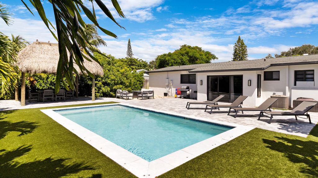 112 SE 14th Street, Deerfield Beach, FL 33441