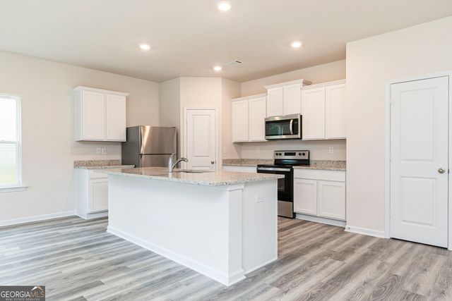 391 Sand Dune Way, Conyers, GA 30013