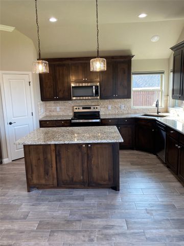 3005 Promenade Drive, Granbury, TX 76049