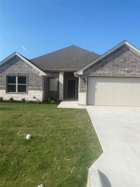 3005 Promenade Drive, Granbury, TX 76049