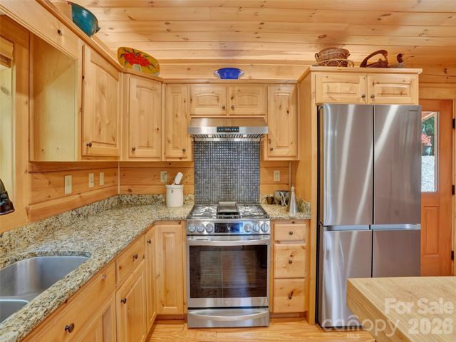 364 Rock Creek Road, Zirconia, NC 28790