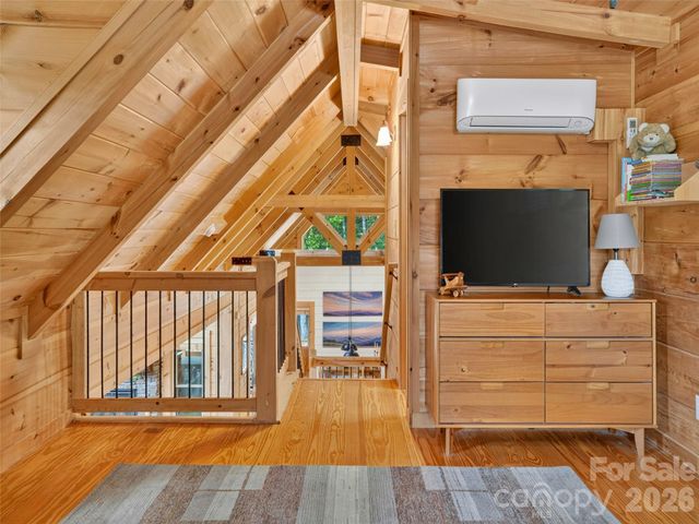364 Rock Creek Road, Zirconia, NC 28790