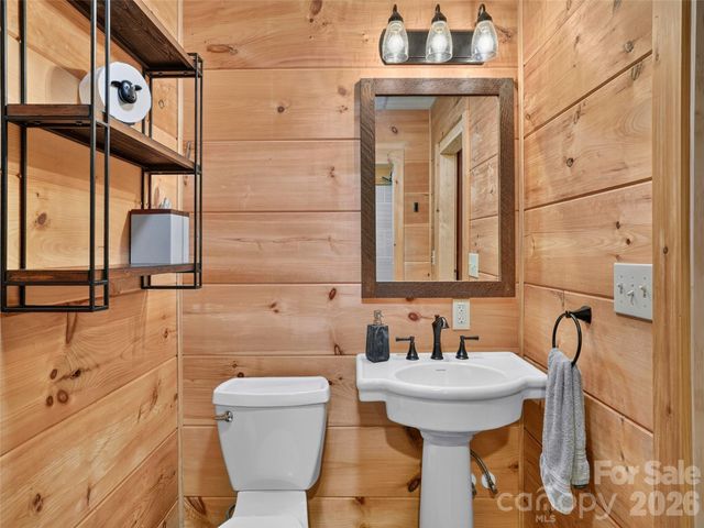 364 Rock Creek Road, Zirconia, NC 28790