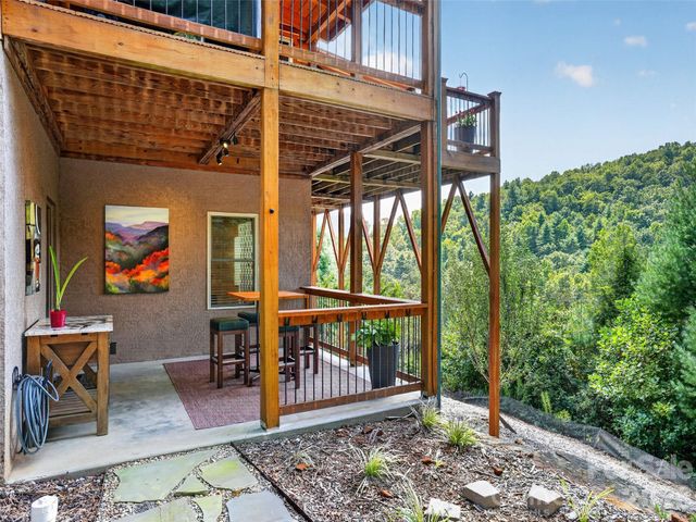 364 Rock Creek Road, Zirconia, NC 28790