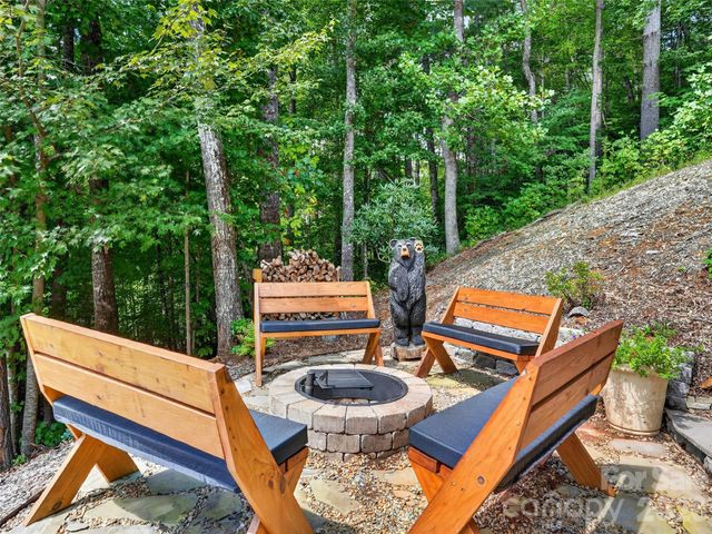 364 Rock Creek Road, Zirconia, NC 28790
