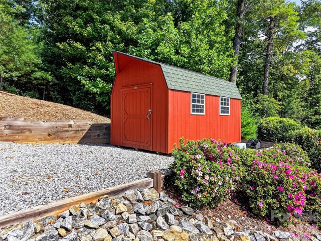 364 Rock Creek Road, Zirconia, NC 28790