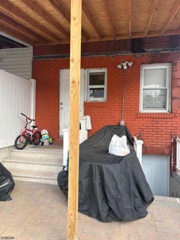 619 Arnett St, Elizabeth City, NJ 07202