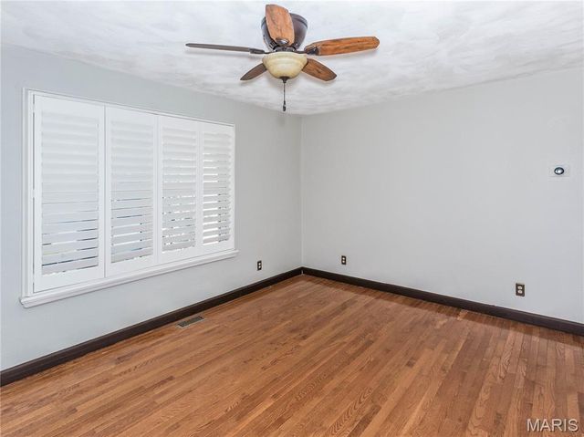 124 Taylor Lake Dr, Troy, IL 62294