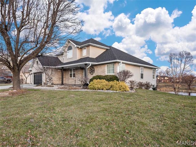 124 Taylor Lake Dr, Troy, IL 62294