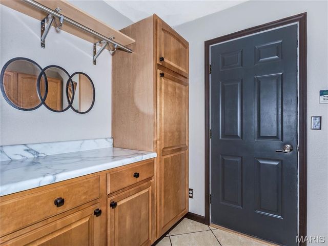 124 Taylor Lake Dr, Troy, IL 62294