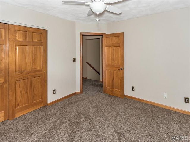 124 Taylor Lake Dr, Troy, IL 62294