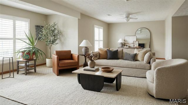 124 Taylor Lake Dr, Troy, IL 62294