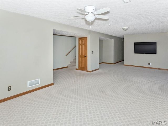 124 Taylor Lake Dr, Troy, IL 62294