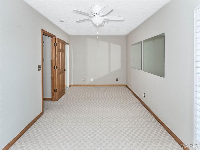 124 Taylor Lake Dr, Troy, IL 62294