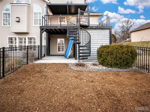 124 Taylor Lake Dr, Troy, IL 62294