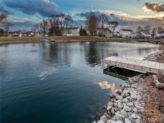 124 Taylor Lake Dr, Troy, IL 62294