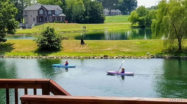 124 Taylor Lake Dr, Troy, IL 62294