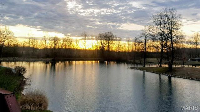 124 Taylor Lake Dr, Troy, IL 62294