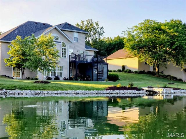 124 Taylor Lake Dr, Troy, IL 62294