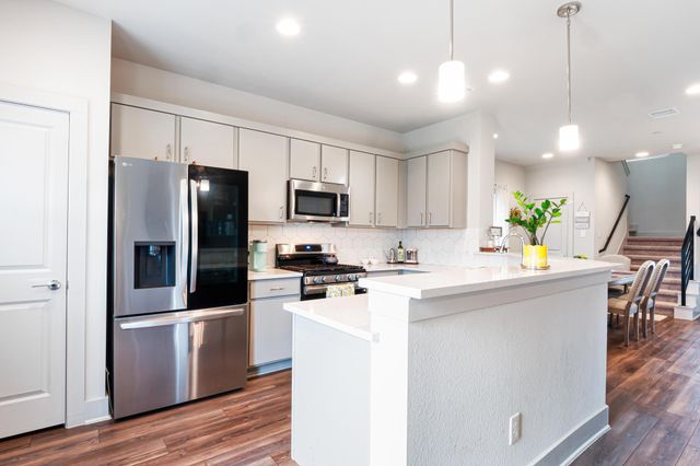 2301 Local Rebel LOOP, Leander, TX 78641